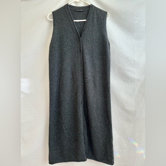 Back At One Dresses & Skirts - Back At One Women’s Gray Knit Dress Size: Small Medium